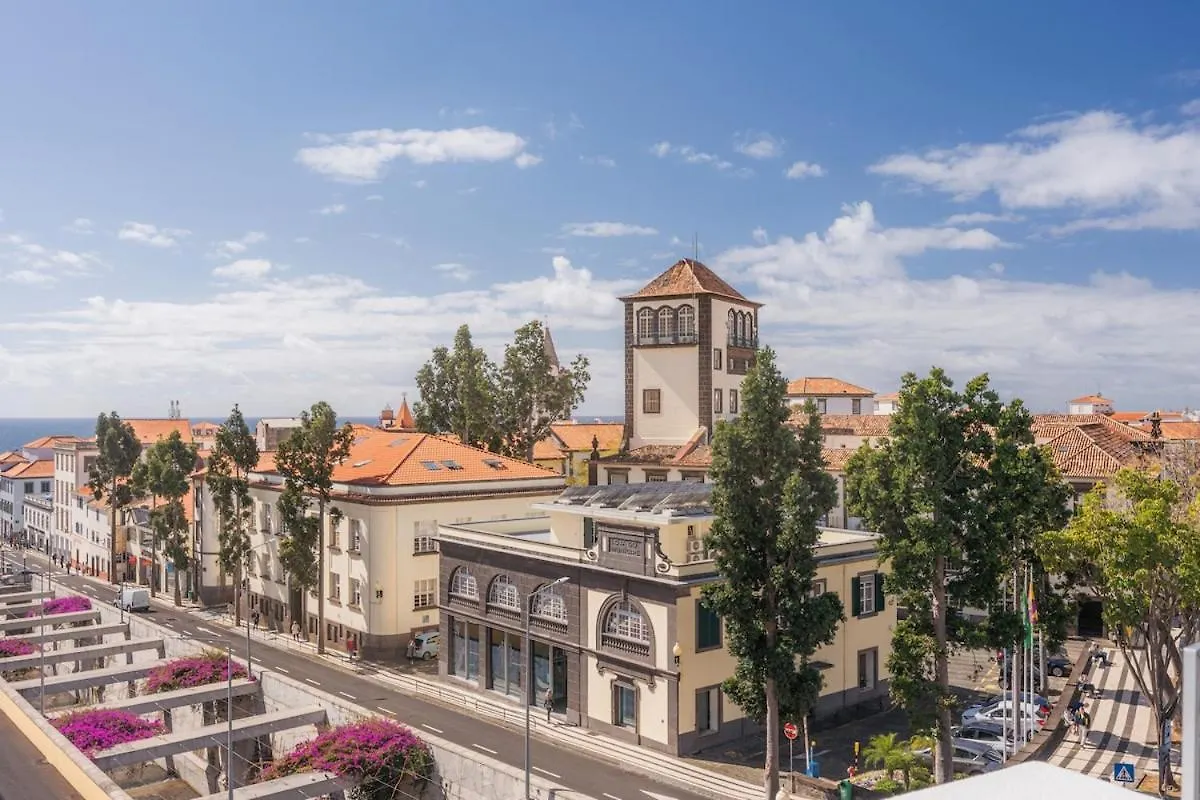 Madeira Rooftop Studio, Ocean & City View Funchal  Portugal